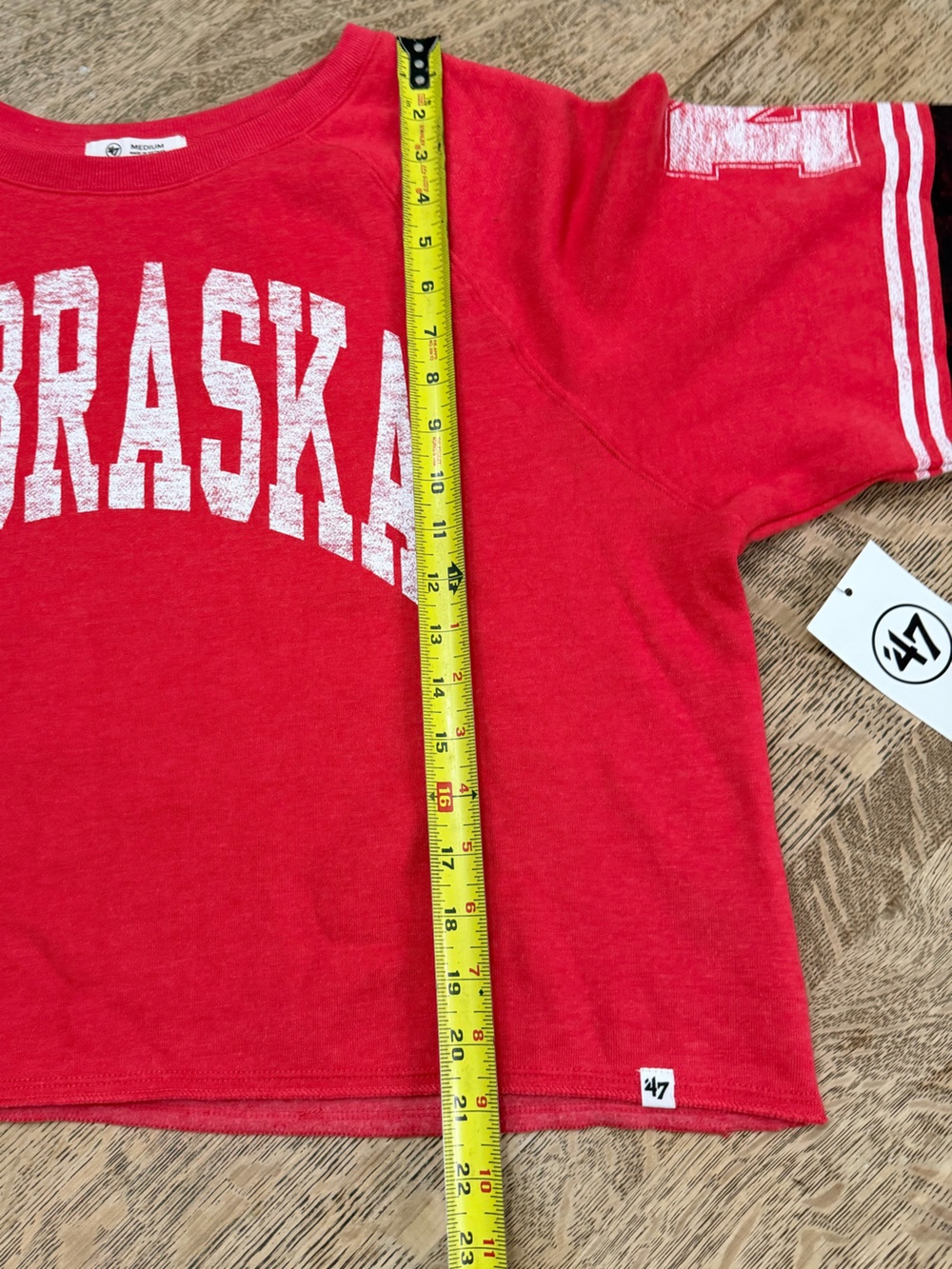 NWT Nebraska Huskers Allie Modest Raglan Long Sleeve Cropped Sweatshirt medium - Picture 14 of 15
